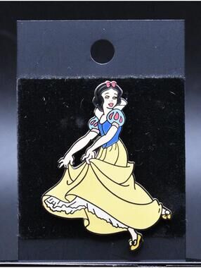 Disney Store Snow White Dancing Yellow Dress Pin (C3)